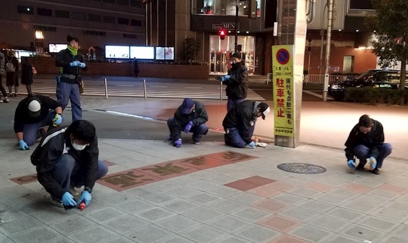 15. Često možete naići na udružene građane koji samoinicijativno čiste ulice.