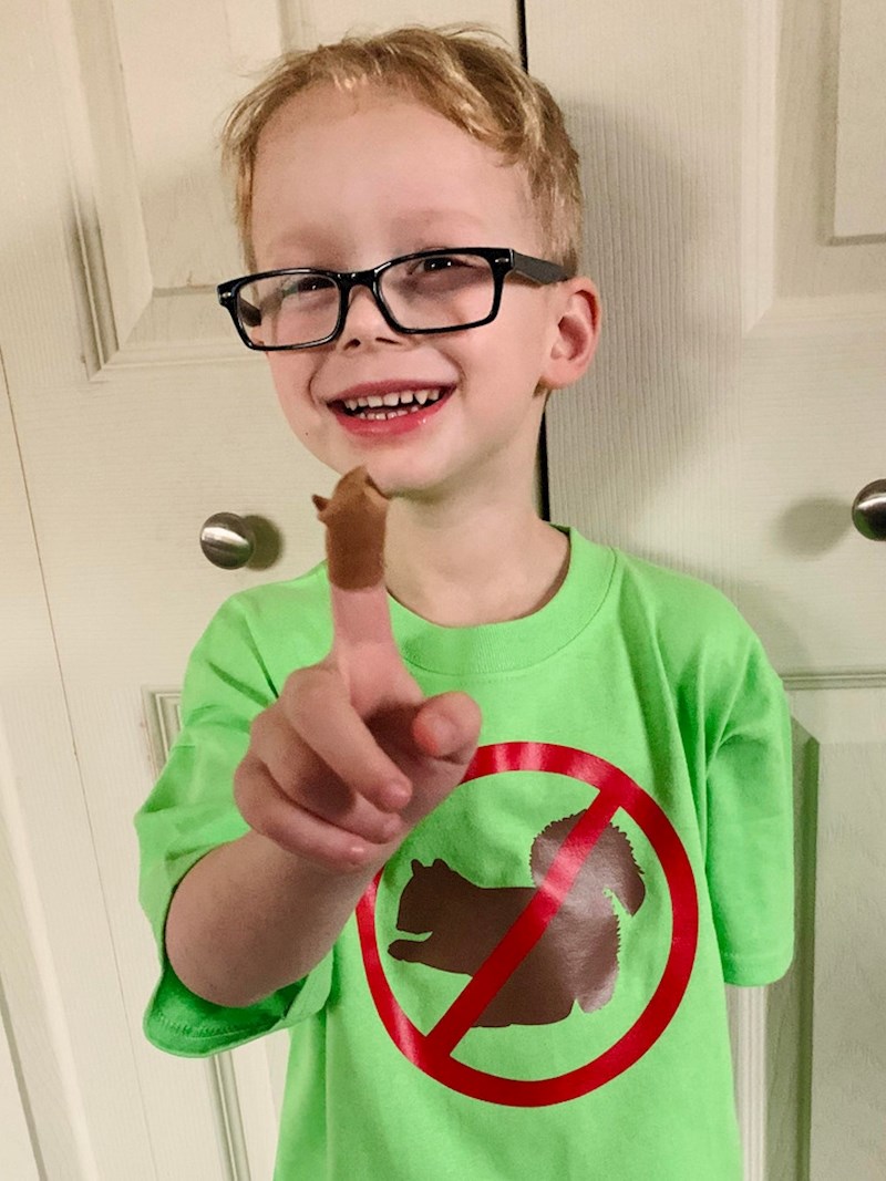 13. Rekli su mu da ne dira vjevericu, ali on je morao probati.