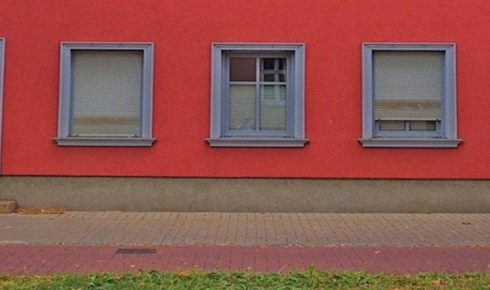 Prozor na ovoj kući svojim položajem naljutit će svakog perfekcionista