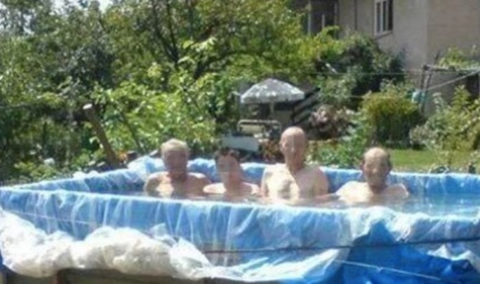 Fotka iz Srbije nasmijala je cijelu regiju, morate vidjeti kakav je bazen napravila ova obitelj