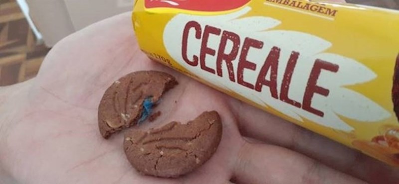 9. Dobio je keks s dodatkom plastike