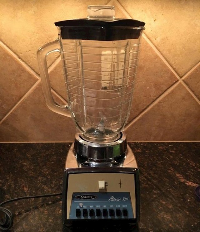 "Ovaj vintage blender moje bake najbolji je blender koji sam ikad koristio."