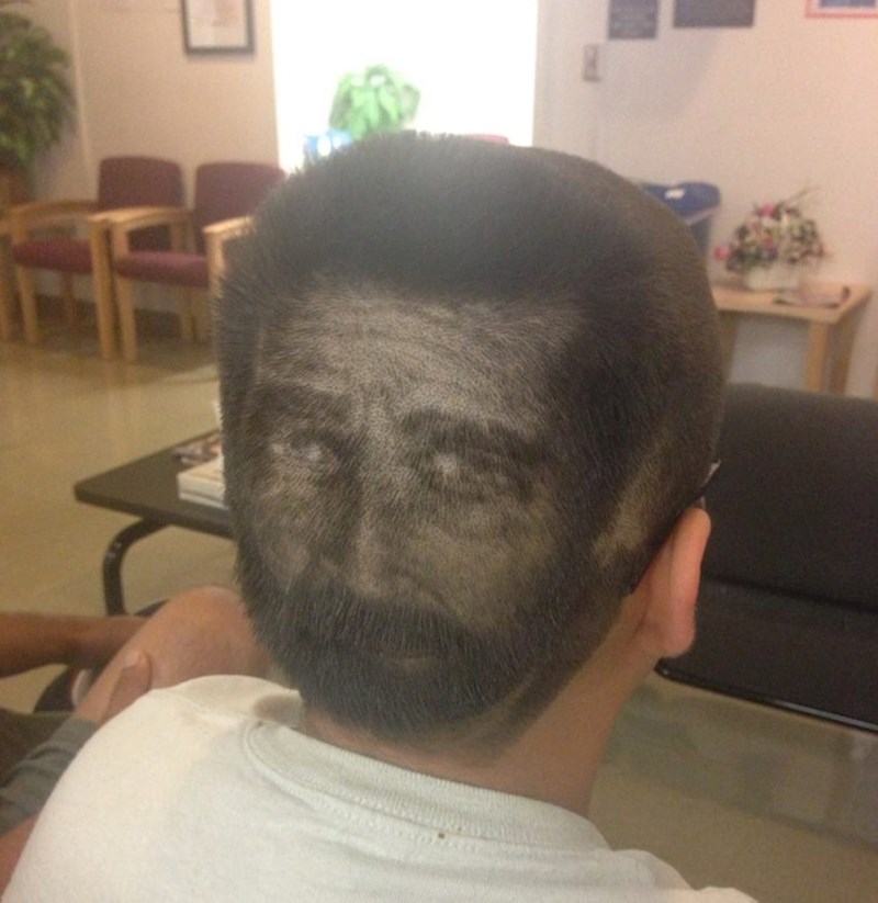 1. Proveo je 4 sata kod frizera zbog ovoga...