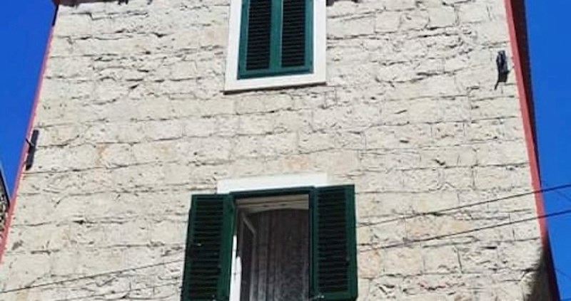 Kuća iz Dalmacije svakoga ubode u oko zbog onoga što se nalazi na fasadi