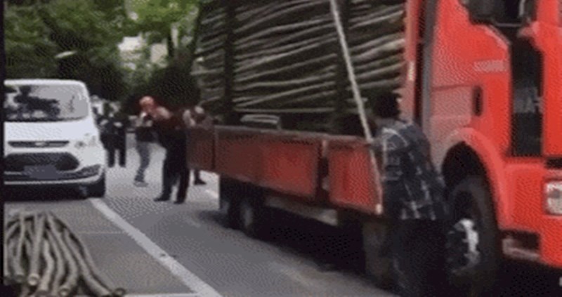 Ako mislite da imate loš dan, morate vidjeti što se dogodilo ovim radnicima