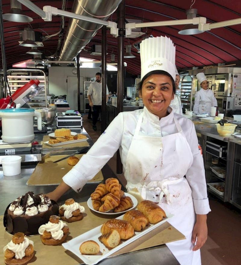 6. "Moja sestra radila je stresan posao u banci. Dala je otkaz, preselila se u Pariz i postala slastičarka!"