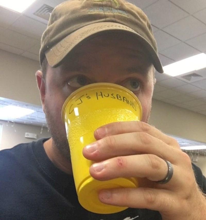 14. Njezina obitelj još uvijek mu nije naučila ime...