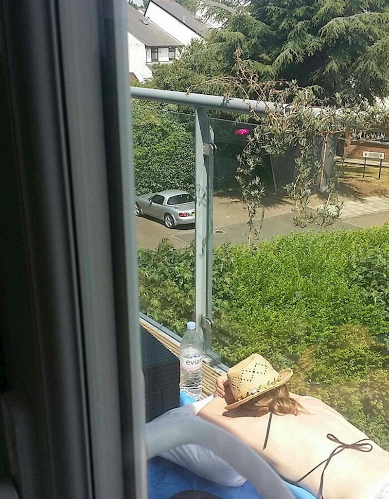 1. Moja žena ne zna da danas nisam otišao na posao. Ovako ona "piše svoju knjigu".