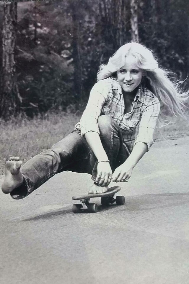 "Moja mama skejta bosonoga kroz šumu."