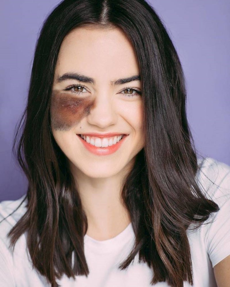 Njezin osmjeh je zarazan. :)