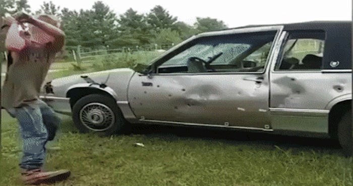 Tip je pokušao iskaliti bijes na starom autu, ali pretjerao je i loše završio