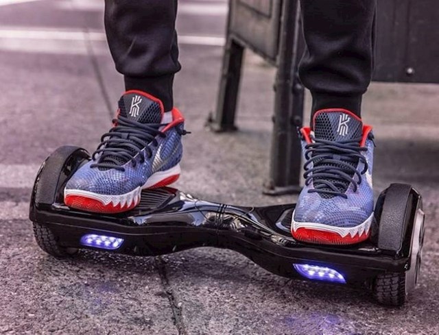 10. Hoverboard, nisu više toliko popularni ali i danas ih itekako ima