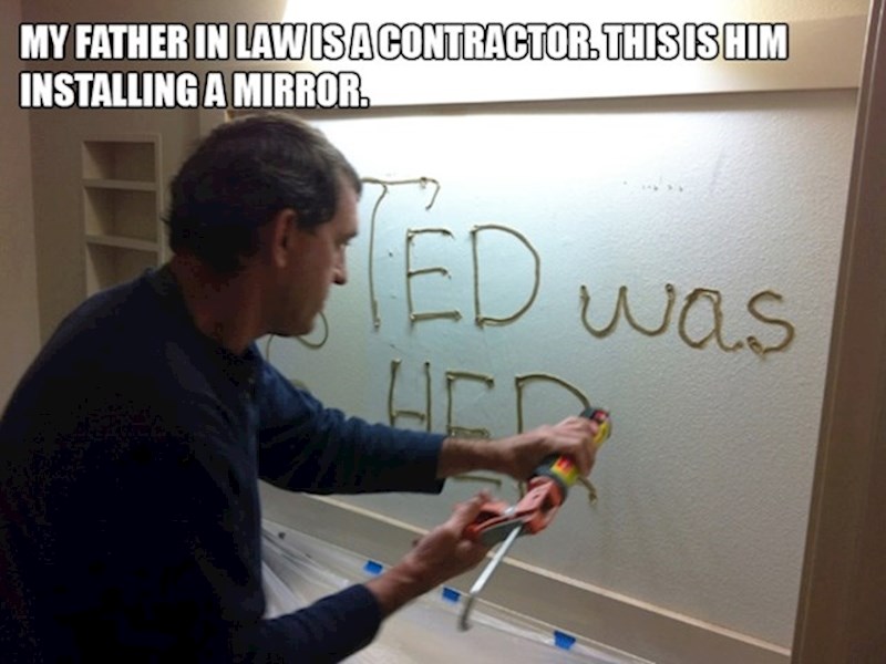 Moj svekar je građevinar. Ovako nam je postavio ogledalo.