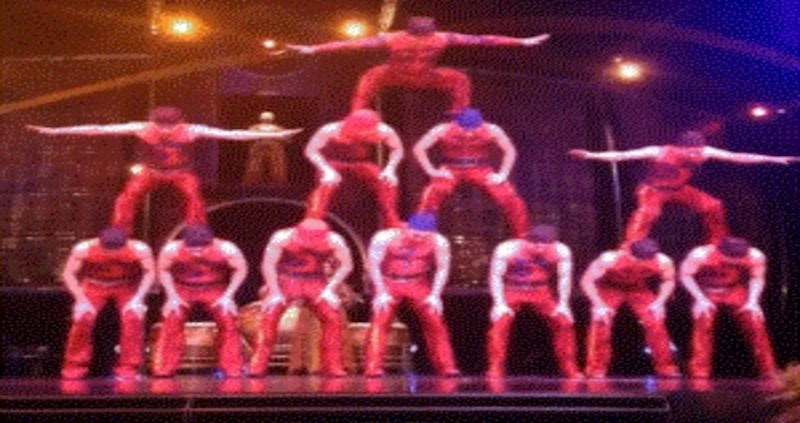 Koreografija ove plesne skupine ostavlja bez teksta, nevjerojatno kako su sinkronizirani