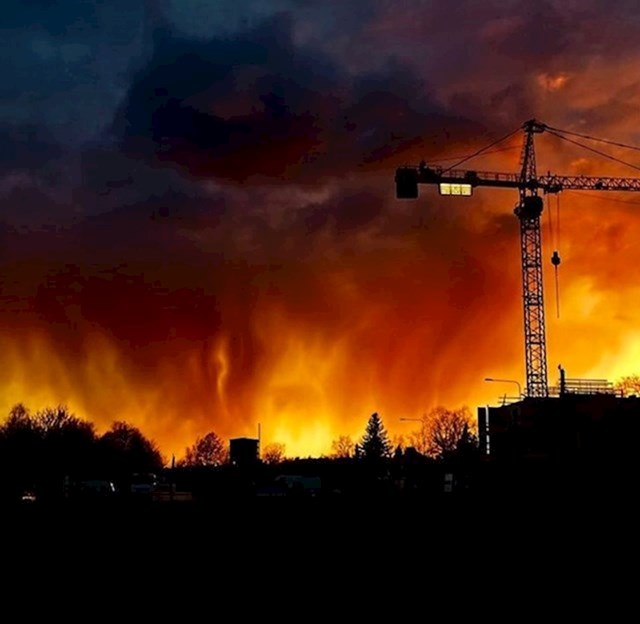 7. Zalazak sunca koji izgleda kao požar