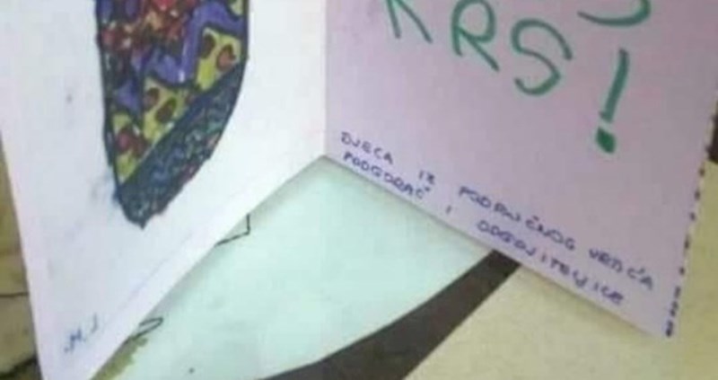 Uskršnja čestitka ovog klinca postala je hit na Fejsu zbog jednog detalja, morate vidjeti