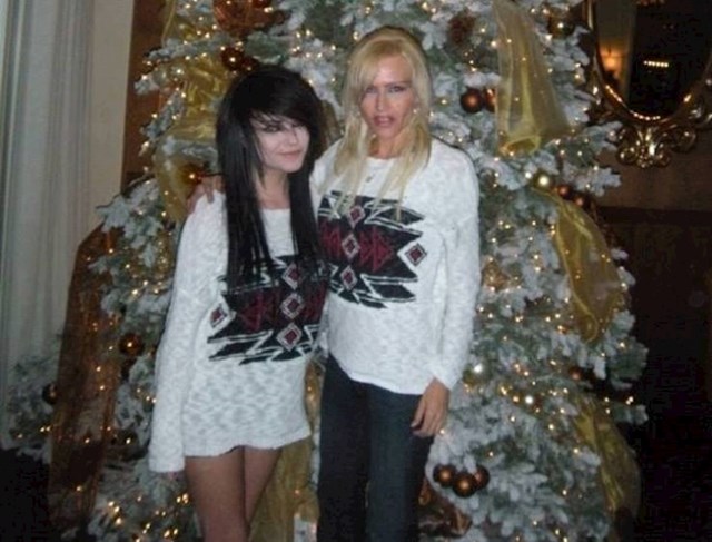 6. Moja mama i ja na Božić 2010. godine