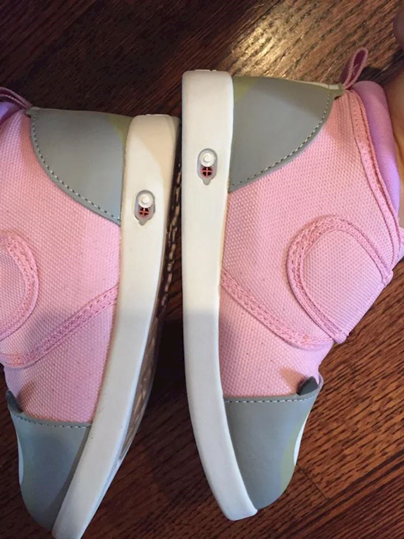 8. Skvičave tenisice za djecu čije skvikanje možete uključiti i isključiti