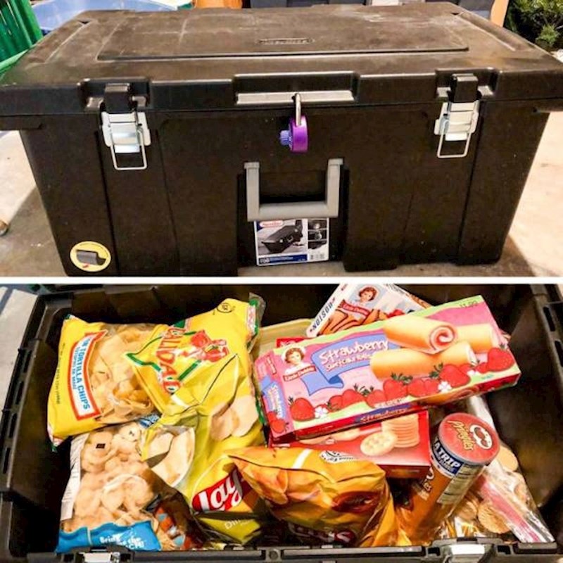 "Tata je spremio slatkiše u ovaj sef i ne želi mami dati šifru."