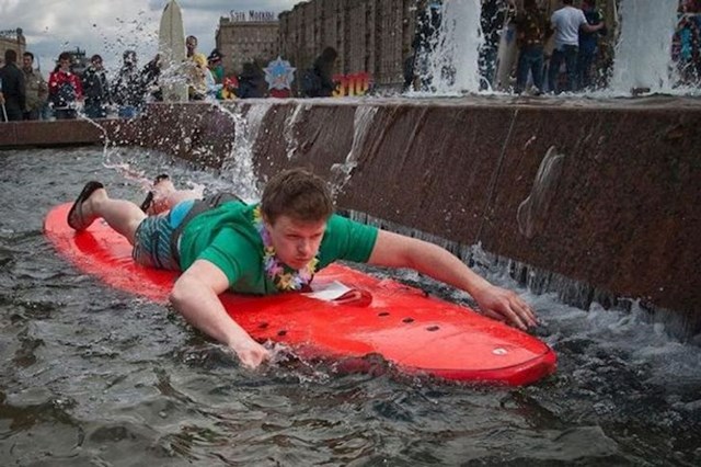19. Surferska karijera mu se smješi