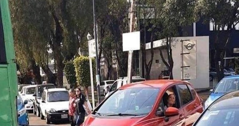 Vlasnici auta dosta je panike oko koronavirusa, pa se odlučila malo našaliti