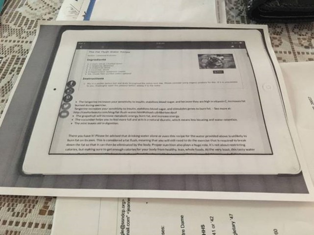 16. Moja mama printa recepte s tableta