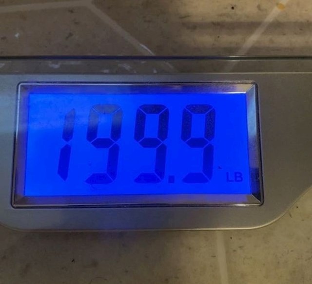 4. Brojka na vagi napokon se spustila ispod 200.