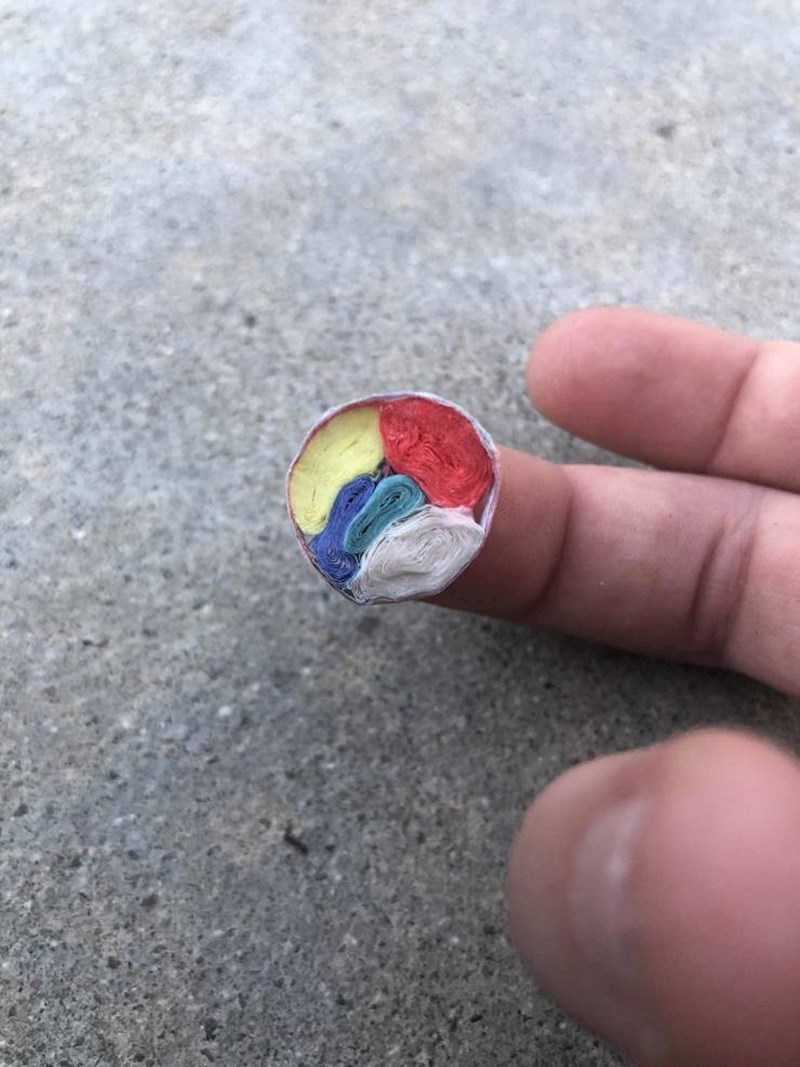 1. Unutrašnjost topa za konfete