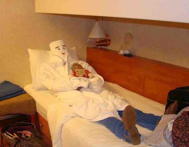 10. "Moja sestra je vrišteći istrčala iz svoje sobe. Brat ju je odlučio malo prepasti."