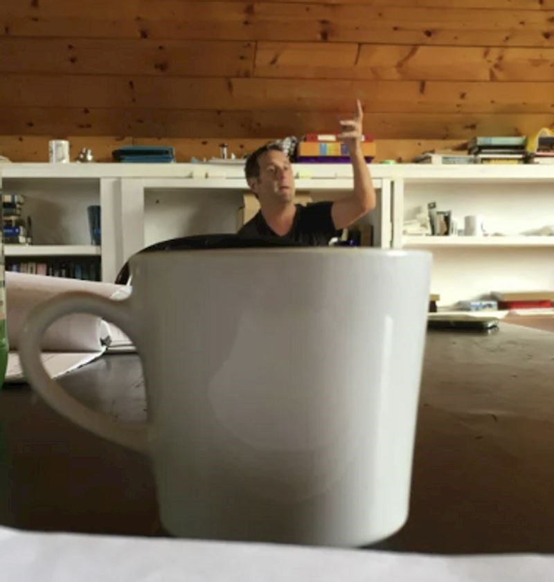 4. Tip je zapeo u šalici