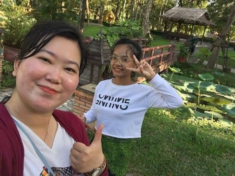 9. Selfie s lebdećom djevojkom bez donjeg dijela tijela.