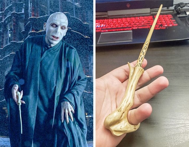 8. Ralph Fiennes (Lord Voldemort) zatražio je da se Voldemortovom čarobnom štapiću doda mala ručka kako bi se mogao kretati fluidnije i "zmijski" bez da mu štapić ispadne iz ruke.
