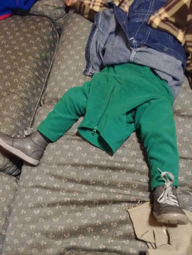 10. Tati je ponestalo dječje robice,  pa se morao snaći...