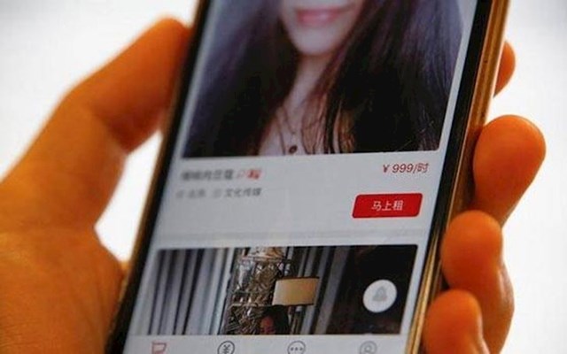 3. U Kini postoji aplikacija preko koje s lakoćom možete unajmiti dečka ili curu na par sati.