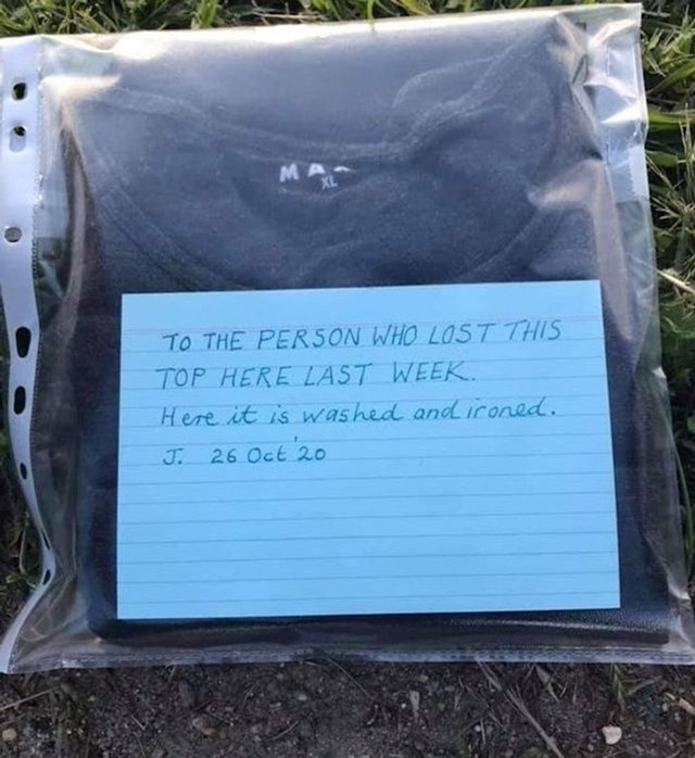 Netko je vratio nekome vratio izgubljenu majicu - čistu i opeglanu.