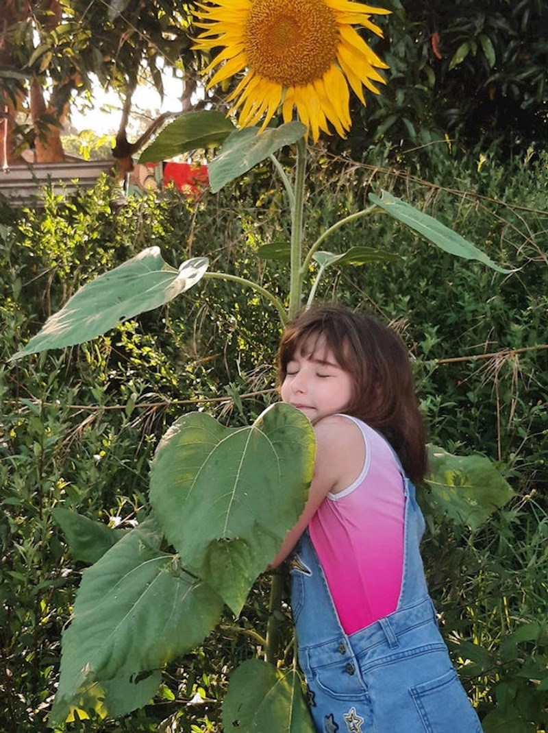 4. Uzgojila je svoj prvi suncokret!