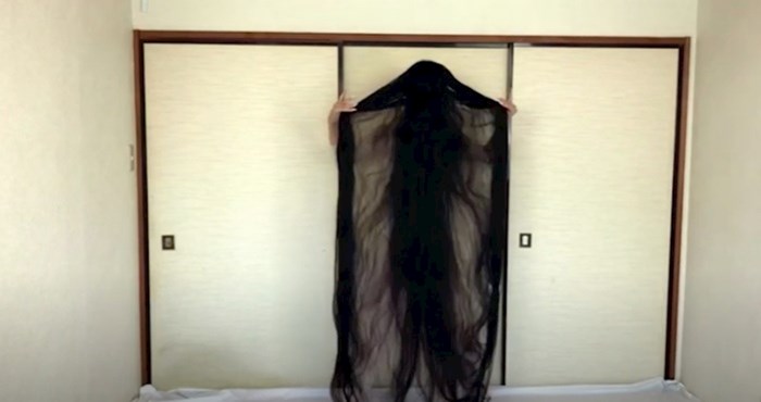 VIDEO Žena iz Japana nije se šišala 15 godina, kosa joj je duga 190 centimetara