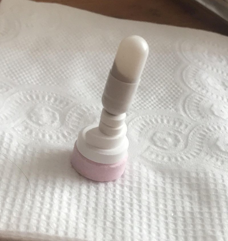 13. Složila je toranj od svojih tableta