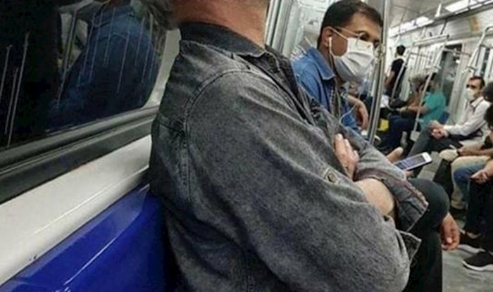 Razlog zbog kojeg ovaj lik nosi masku u javnom prijevozu ostavlja bez teksta