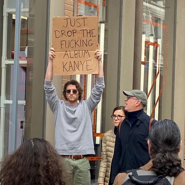 12. Daj samo izbaci taj album, Kanye.
