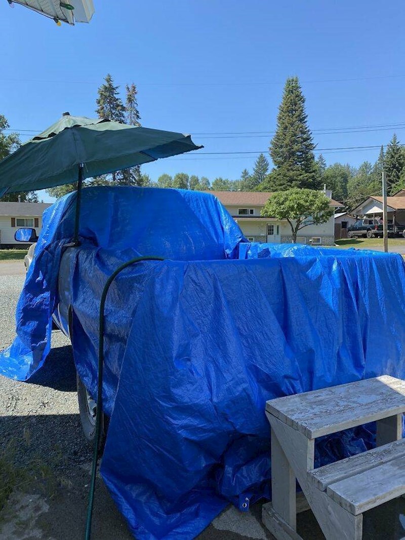 10. Odlučili su pretvoriti kamionet u bazen