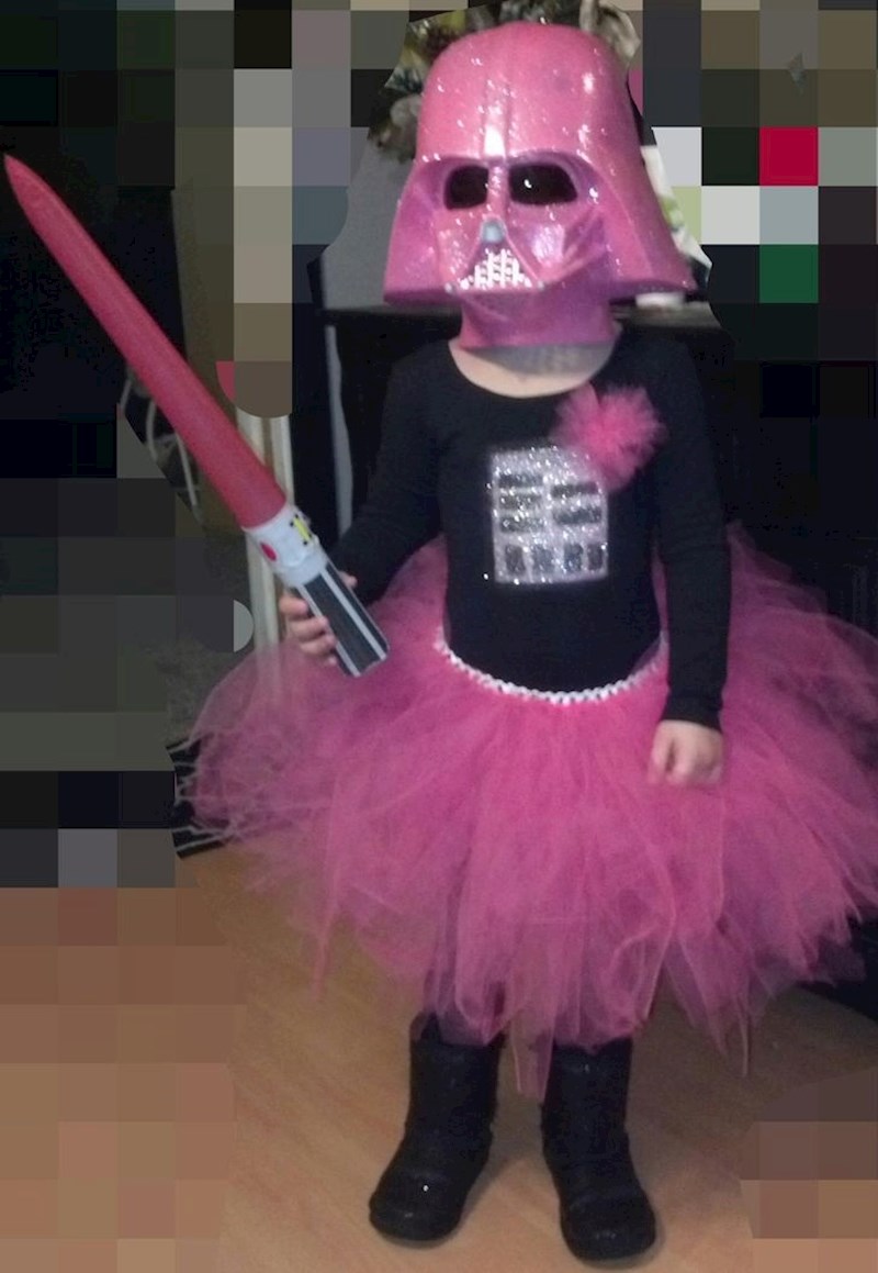 6. Htjela je biti ženski Darth Vader. Mama joj je sve omogućila!