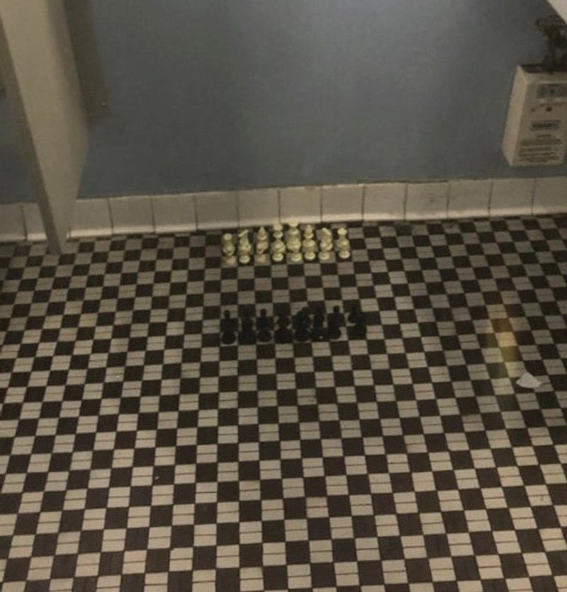 12. "Pronašao sam ovo u kupaonici u svojoj školi."