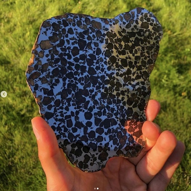 5. Meteorit na sunčevoj svjetlosti