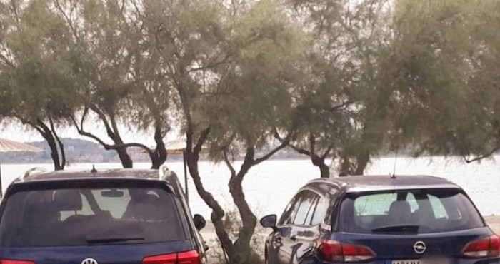 Netko je u Dalmaciji snimio automobile čije si registracije savršeno odgovaraju; slučajnost ili...?