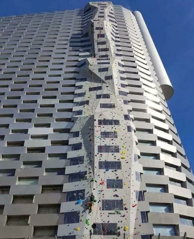 13. 80 metara visok zid za penjanje na zgradi, u Danskoj