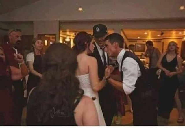 20. Mladenka koja je malo previše toga otkrila