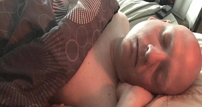 Sličnost između ovog tate i njegove bebe gotovo je jeziva