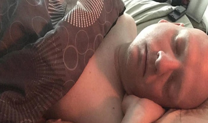 Sličnost između ovog tate i njegove bebe gotovo je jeziva