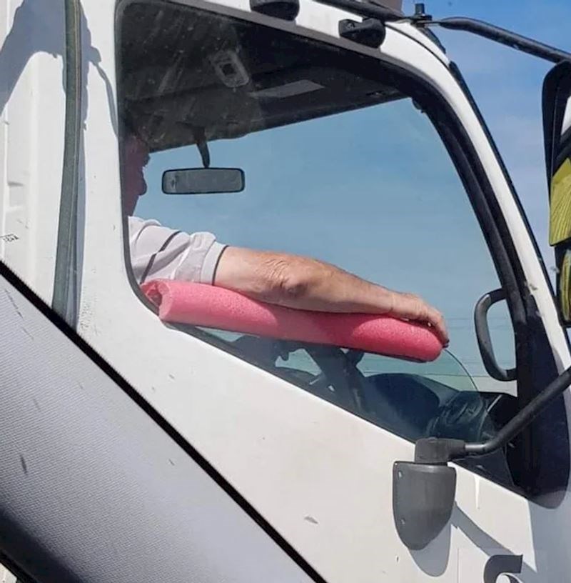 13. Majstor zna kako uživati dok vozi.😂